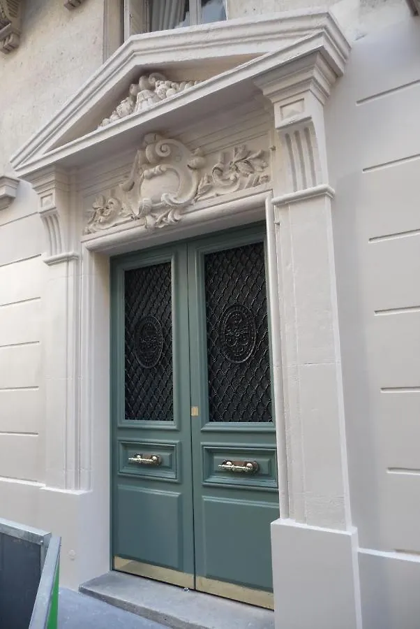 2 Pieces Faubourg Saint Germain 7 * Paris